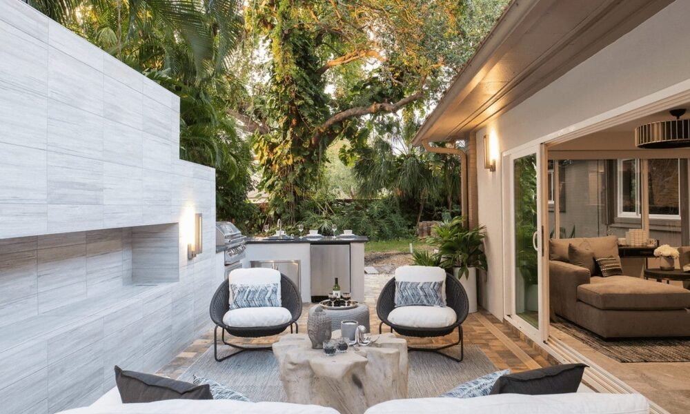 Stylish Outdoor Lounge Space