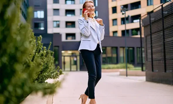 Shoes to Wear with Suits for Ladies