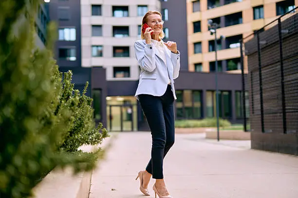 Shoes to Wear with Suits for Ladies
